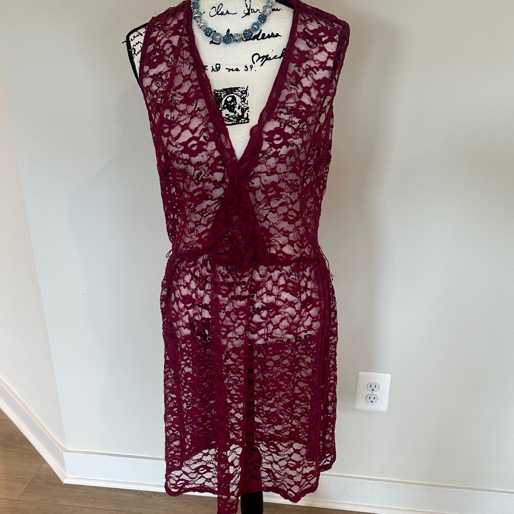🩵Burgundy Lace Sleeveless Cover-Up